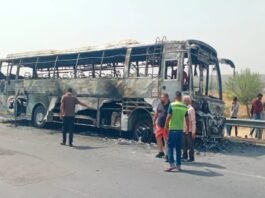 श्रद्धालुओं की बस में आग