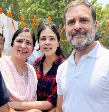 रायबरेली पहुंचे राहुल गांधी