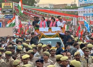 प्रियंका डिंपल रोड शो