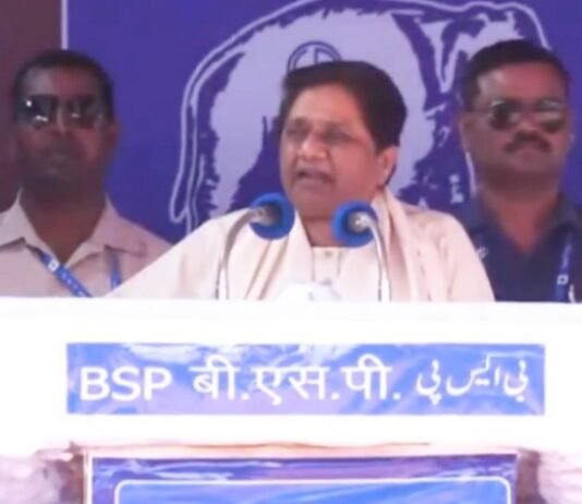 विरोधियों पर बरसीं मायावती