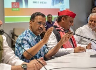 लखनऊ में केजरीवाल का दावा, योगी आदित्यनाथ बन सकते हैं अमित शाह के लिए कांटा, दो महीने में जाएगी सीएम की कुर्सी केजरीवाल अखिलेश