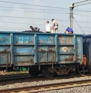 मालगाड़ी में आग