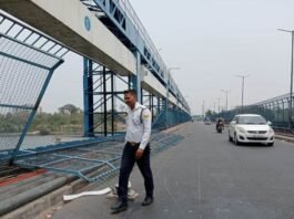 यूपी में धूल भरी आंधी से तापमान में आई गिरावट, मौसम विभाग ने इन जिलों में जारी किया अलर्ट धूल भरी आंधी