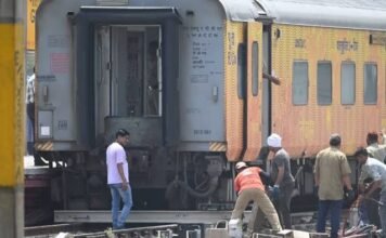 तेजस एक्सप्रेस के डिब्‍बे