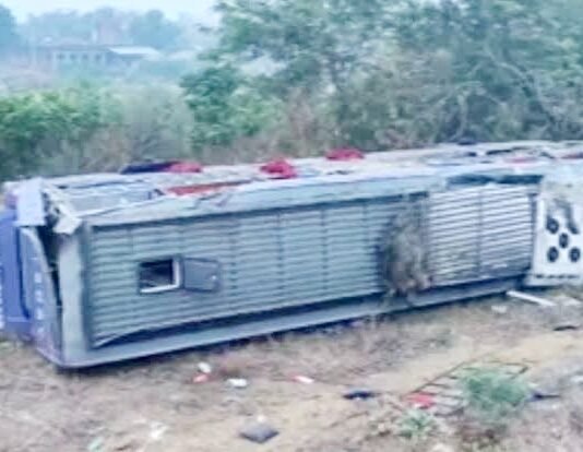 डबल डेकर बस