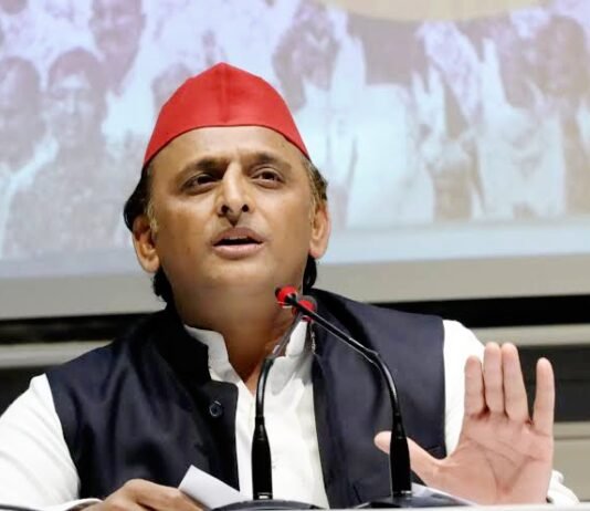 अखिलेश यादव
