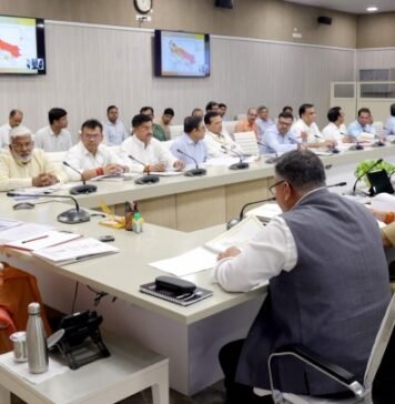 बाढ़ प्रबंधन पर समीक्षा बैठक कर सीएम योगी का अधिकारियों को निर्देश, जन-धन की सुरक्षा हमारी प्राथमिकता बाढ़ प्रबंधन
