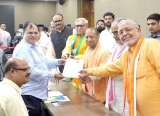 भाजपा MLC प्रत्याशी बहोरन लाल मौर्य ने दाखिल किया नामांकन एमएलसी प्रत्याशी