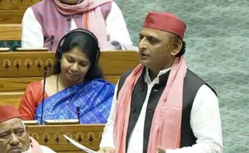 संसद में बोले अखिलेश, चार जून को मिली सांप्रदायिक राजनीति से देश को आजादी, 80 सीट जीत जाऊं तब भी EVM पर भरोसा नहीं संसद में बोले अखिलेश