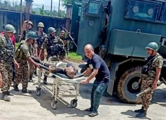 मणिपुर में हिंसा का दौर जारी, अब CRPF व पुलिस काफिले पर हुआ हमला, एक जवान शहीद, तीन घायल पुलिस काफिले पर हमला