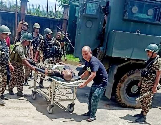 मणिपुर में हिंसा का दौर जारी, अब CRPF व पुलिस काफिले पर हुआ हमला, एक जवान शहीद, तीन घायल पुलिस काफिले पर हमला
