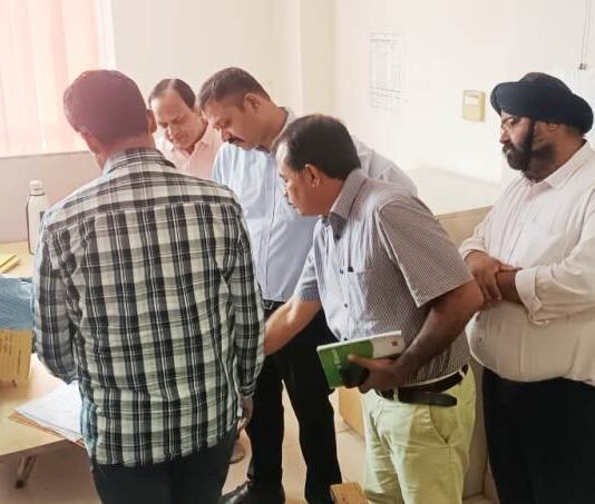 मातहतों की कार्य प्रणाली भांपने को उपाध्यक्ष प्रथमेश कुमार ने किया एलडीए का औचक निरीक्षण, कर्मियों के गैरहाजिर व गंदगी मिलने समेत ये गड़बड़ियां देख हुए नाराज, दिए निर्देश उपाध्यक्ष प्रथमेश कुमार