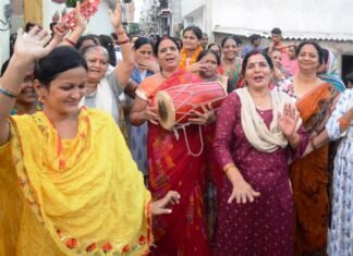 नहीं टूटेंगे पंत नगर व रहीम नगर में घर, जनता में दहशत फैलाने और सरकार की छवि बिगाड़ने वाले अफसरों पर गिरेगी गाज, सीएम योगी ने खुद किया ऐलान पंतनगर में जश्न