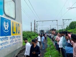 अब दो हिस्सों में बंटी पंचवटी एक्सप्रेस, इंजन के साथ चली गई एक बोगी, यात्रियों में मचा हड़कंप पंचवटी एक्सप्रेस