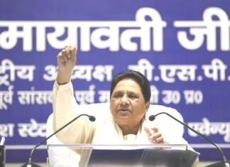 मायावती की मांग