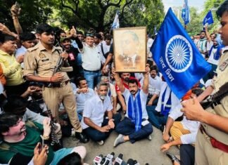 यूपी के शहरों में भी सड़क पर उतरे ‘भारत बंद’ समर्थक, की जमकर नारेबाजी भारत बंद