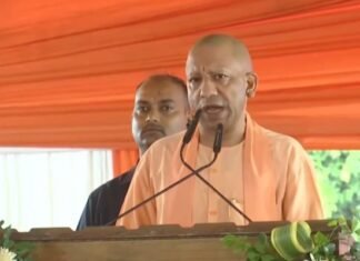 ‘रोड टू स्कूल’ प्रोजेक्ट का शुभारंभ कर CM योगी ने कहा, सभ्य समाज व सशक्त राष्ट्र की बुनियादी आवश्यकता है शिक्षा रोड टू स्कूल