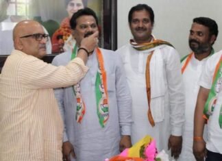 सियासत का आधार