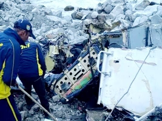 केदारनाथ में MI-17 हेलीकॉप्टर दुर्घटनाग्रस्त, आसमान से लहराता हुआ गिरा हेलीकॉप्टर क्रैश