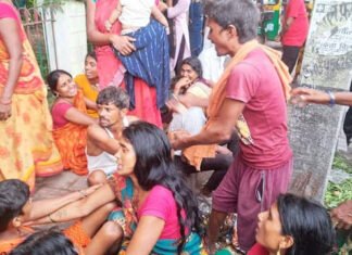 सिद्धेश्वरनाथ मंदिर में दर्शन के दौरान मची भगदड़, सात श्रद्धालुओं की मौत, नौ घायल मंदिर में भगदड़