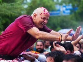 जेल से निकले मनीष सिसोदिया