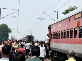 फिर दुर्घटना का शिकार हुई ट्रेन, बक्सर में दो हिस्सों में बंटी मगध एक्सप्रेस बंटी मगध एक्सप्रेस