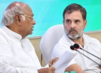 गुटबाजी से दूर रहें