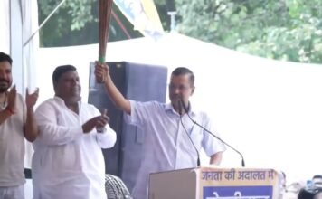 जंतर मंतर पर केजरीवाल