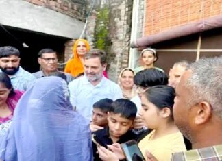 करनाल पहुंचे राहुल गांधी ने अमेरिका में घायल हुए युवक के परिजनों से की मुलाकात राहुल गांधी