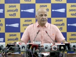 ईडी के छापों पर भड़की AAP, सिसोदिया ने कहा, चुनावों में हरा न पाने के चलते मोदी ले रहें हथकंडों’ का सहारा ईडी के छापों