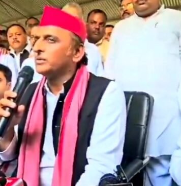 अखिलेश यादव