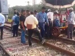 प्रतापगढ़ में शंटिंग के दौरान पैसेंजर ट्रेन के तीन डिब्बे हुए बपटरी, मचा हड़कंप बेपटरी हुए डिब्बे