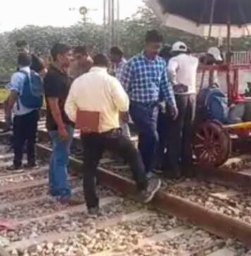 बेपटरी हुए डिब्बे