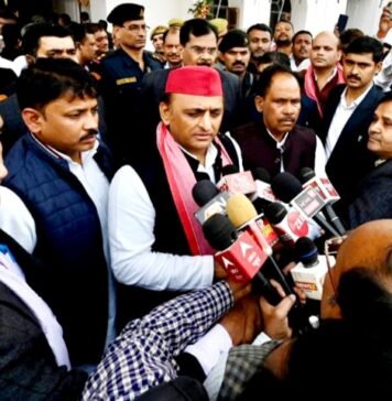 अखिलेश ने कहा, सपा को हराने के लिए उपचुनाव में भाजपाईयों से ज्यादा प्रशासन ने की मेहनत अखिलेश यादव