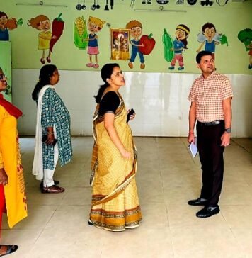 राजकीय महिला शरणालय का औचक निरीक्षण कर रोशन जैकब ने अधिकारियों को दिए निर्देश, छात्राओं को भी किया मोटिवेट राजकीय महिला शरणालय