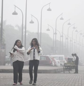 लखनऊ में छाया कोहरा