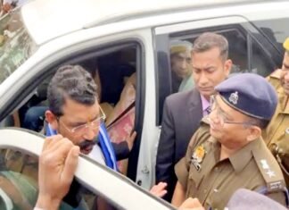 संभल जाने से रोकने पर बोले चंद्रशेखर, योगी सरकार को खुश करने के लिए पुलिस मार रही सर व सीने पर गोली, CBI करे जांच चंद्रशेखर आजाद