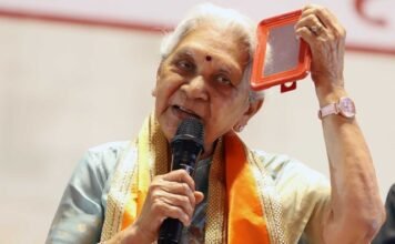राज्यपाल आनंदीबेन