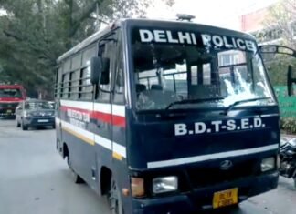 स्कूलों को बम से उड़ाने की धमकी मिलने का सिलसिला जारी, लगाम लगाने में दिल्ली पुलिस फेल स्कूल में बम