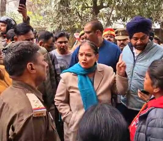 नगर निगम की टीम