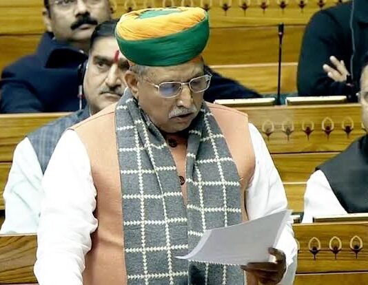 संसद में “एक राष्ट्र, एक चुनाव” बिल पेश, विपक्ष ने संघीय ढांचे के खिलाफ बता की वापस लेने की मांग एक राष्ट्र एक चुनाव बिल