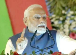 खजुराहों में मोदी