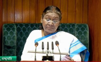 बजट सत्र के पहले दिन राष्ट्रपति मुर्मू ने केंद्र सरकार की जमकर की सराहना, गिनाई उपलब्धियां