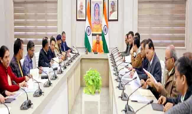 बार-बार चालान होने पर लाइसेंस-परमिट करें निरस्त, CM योगी का अधिकारियों को निर्देश सड़क सुरक्षा