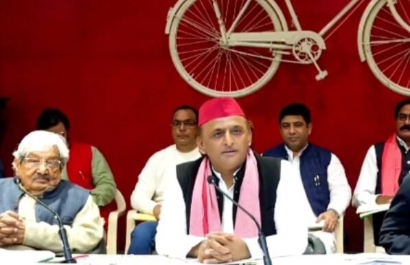 अखिलेश का भाजपा नेताओं पर पलटवार, कुछ पुण्य के लिए तो कुछ पाप धोने जाते हैं महाकुंभ अखिलेश का पलटवार