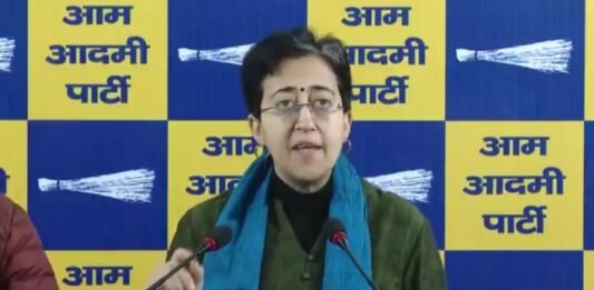 आतिशी का आरोप