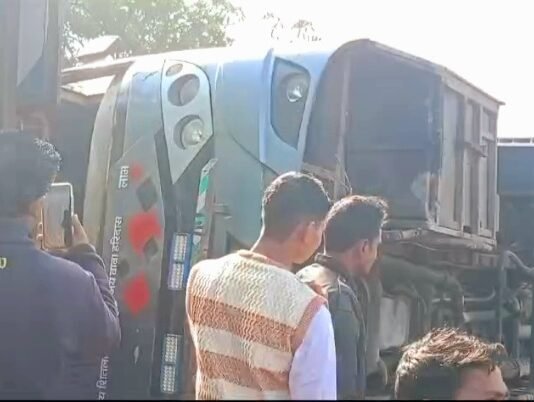डबल डेकर बस