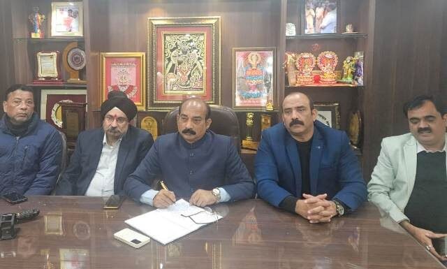 व्यापारियों की समस्याओं के लिए औऱ मुखर हो आवाज उठाएगा आदर्श व्यापार मंडल,  दवा-फर्नीचर समेत अन्य ईकाइयों का भी होगा गठन: संजय गुप्ता यूपी आदर्श व्यापार मंडल