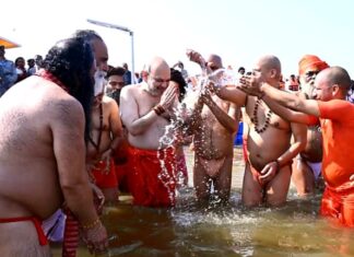 महाकुंभ में अमित शाह