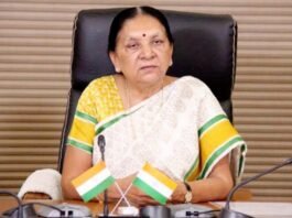 राज्यपाल आनंदीबेन पटेल का निर्देश, UP की सभी यूनिवर्सिटी-कॉलेजों में लागू होगा ड्रेस कोड आनंदीबेन पटेल